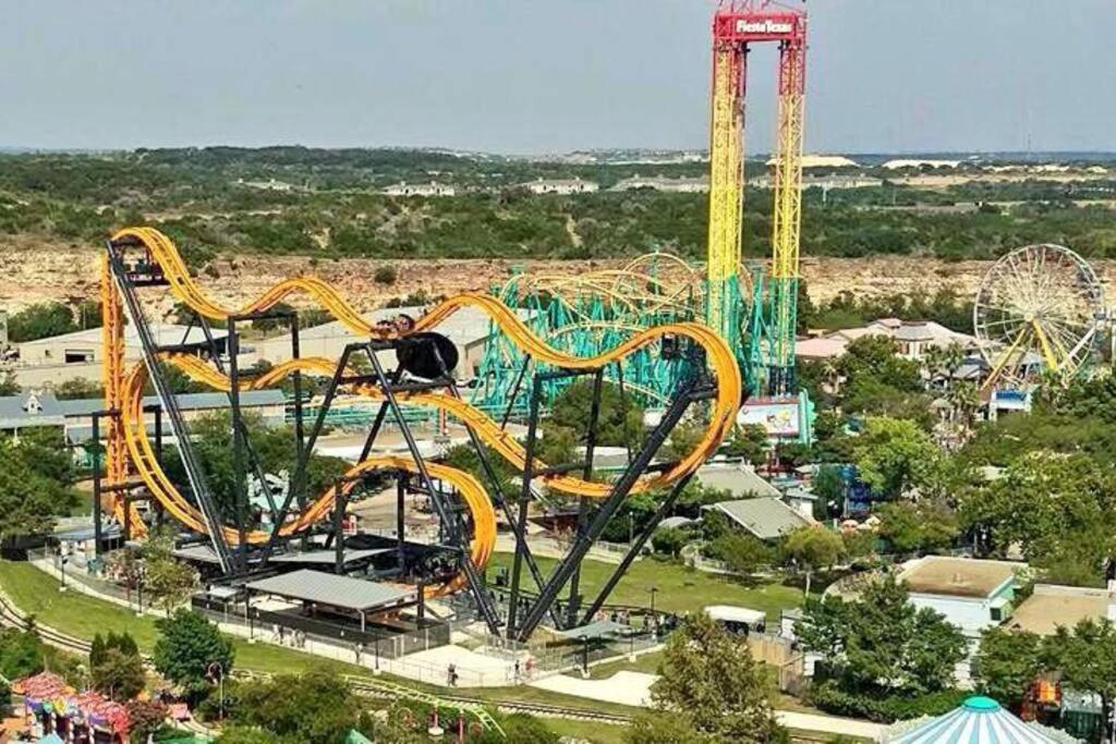 Апартаменты Walk To The Alamodome! Sleeps 6, Pet Friendly Сан-Антонио Экстерьер фото